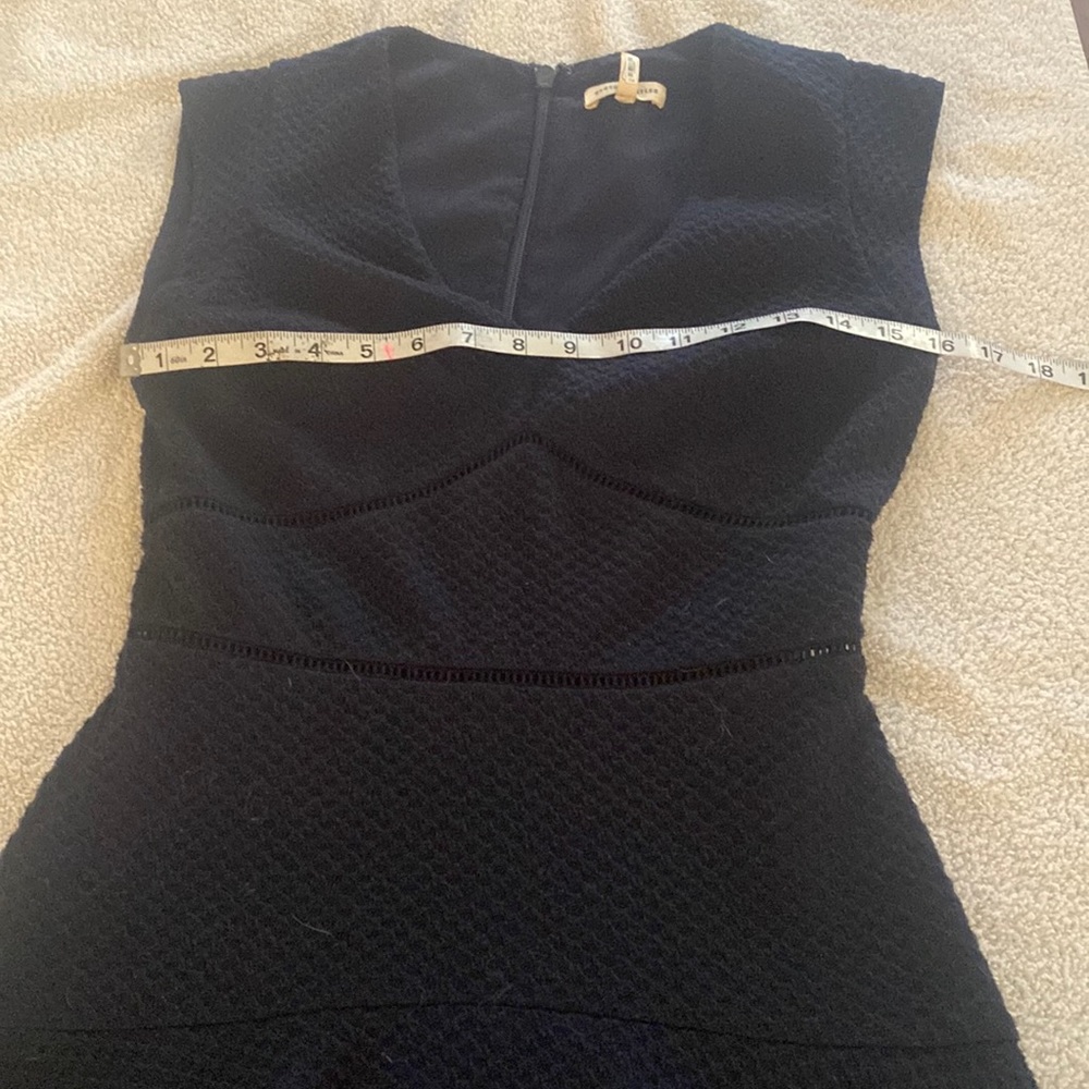 Rebecca Taylor from Neiman’s dark navy blue dress that flares out beautifully - Picture 10 of 14